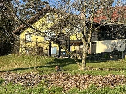 Einfamilienhaus + Baugrundstück für ein weiteres Haus auf einem ca. 2.131m² großen Südhanggrundstück in Jena