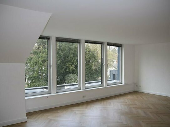 130m² Maisonette-Wohnung in bevorzugter Lage, 3,5-Zimmer, Balkon, ruhige Seitenstrasse, zentral.