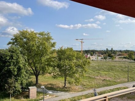 Erstbezug! Ansprechende Wohnung mit zwei Loggien mit unverbaubaren Blick ins Grüne.