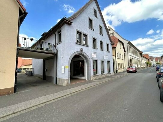 Altstadtzauber mit Raum für Erfolg - Wohn- und Geschäftshaus in Gerolzhofen