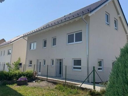 Neubau!! Kfw 40!! Attraktive, schlüsselfertige Doppelhaushälfte mit Erdwärme, PV-Anlage bei Biberach !!