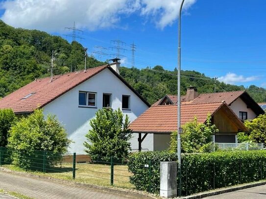 Einfamilienhaus mit großen Grundstück