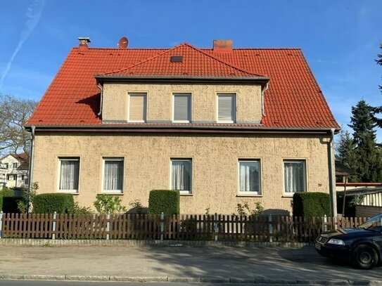 Zweifamilienhaus mit Potential in zentraler Lage