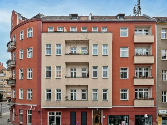 Vermietete Kapitalanlage in Kreuzberg: 3 Zimmer im attraktiven Gründerzeit-Altbau