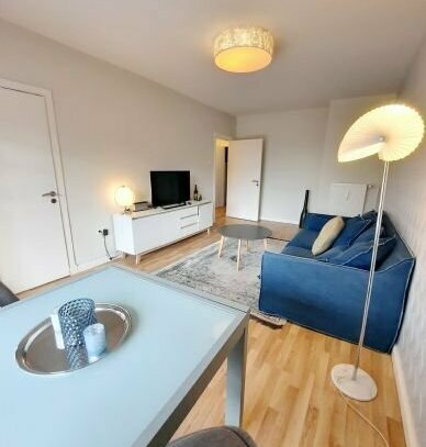Zauberhafte, modern möblierte 2 1/2 -Zimmer Wohnung mit Balkon, Vollbad und Internet / Pauschalmiete 1.500,00 € / Frei…
