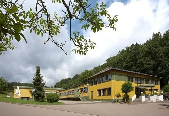 Große moderne Halle nahe Wittlich zu vermieten!