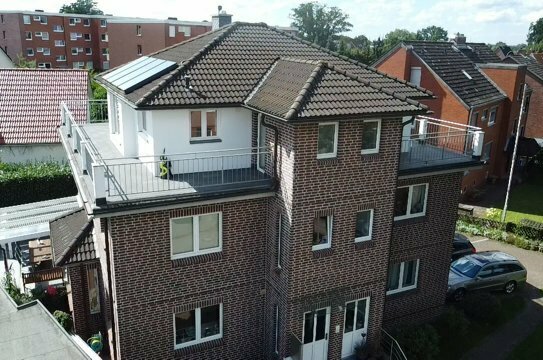gepflegtes 4 Familienhaus in schöner Lage am Stadtrand von Hamburg