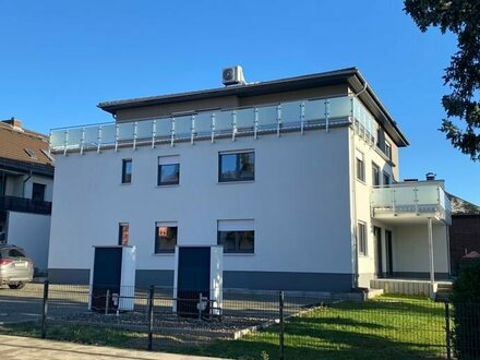 Erstbezug - Penthousewohnung mit Dachterrasse, Klimaanlage, Einbauküche und Aufzug in Braunschweig