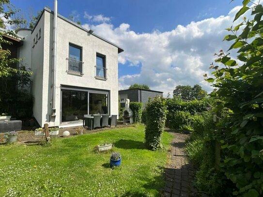 Gepflegte Doppelhaushälfte mit Garten und Carport in ruhiger und ländlicher Lage von Radevormwald