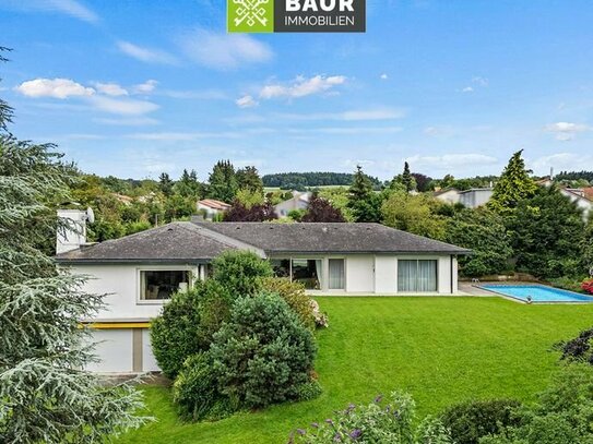 360° I Exklusive Bungalow-Villa mit Pool in Aussichtslage von Baienfurt mit riesengroßem Grundstück!