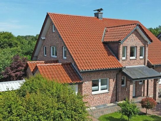 Großzügiges und durchdachtes Einfamilienhaus mit viel Platz und zwei Garagen im schönen Voerde-Friedrichsfeld!