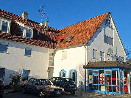 Lichtdurchflutete 3 - Zimmerwohnung mit ca. 30 qm Dachterrasse