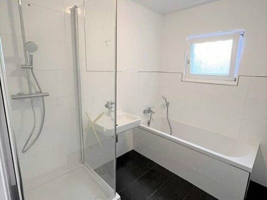 Sanierte Wohnung - 3 Schlafzimmer, neues Badezimmer & Gäste-WC inkl. Stellplatz & Keller