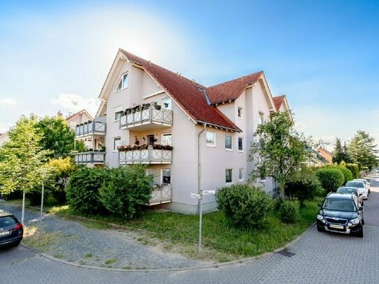 Perfekt zur Eigennutzung! Ruhig gelegene Maisonette im DG mit 8 qm großem Balkon + Stellplatz!