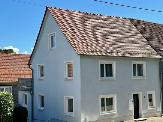 Zweifamilienhaus mit Einliegerwohnung in Wümbach