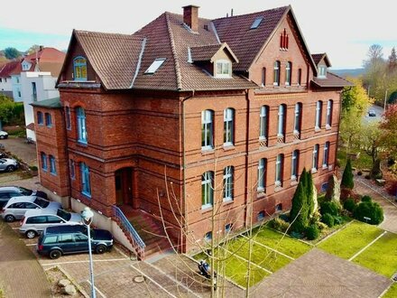 Arbeiten in historischer Brakeler Schule! 136 m² Büroflächen im charmanten Altbau