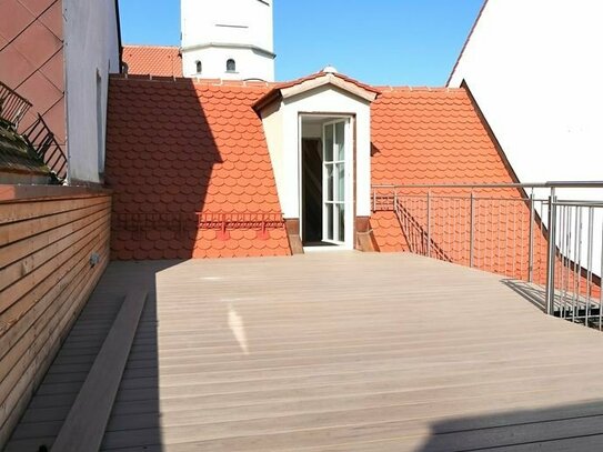 EXKLUSIV SANIERTE 3-ZIMMER-WOHNUNG MIT DACHTERRASSE IN DER ALTSTADT WEIDENS