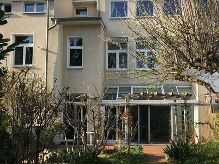 Renovierte 5,5 Zimmerwohnung im 3-Parteien-Jugendstilhaus