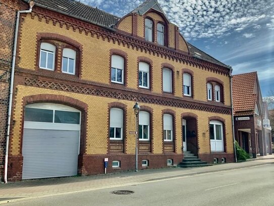 Gepflegtes Mehrfamilienhaus mit Bungalow und Ausbaupotenzial