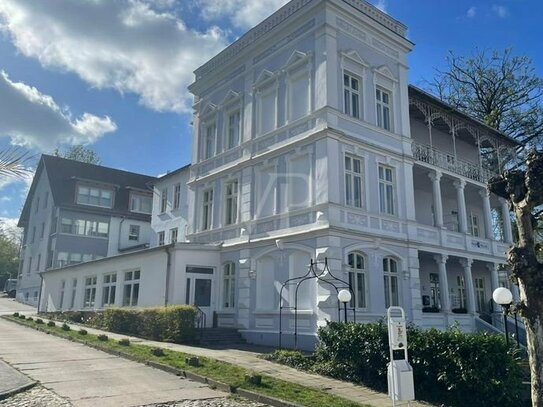 Strandnah: Traditionelle Villa im Herzen des Ostseebades Sellin mit Beherbergungsbetrieb