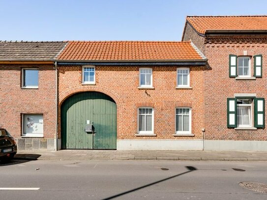 Kann man noch ein schönes Bauernhaus mit Garten und gemütlichem Innenhof zu einem Preis kaufen, für den man kaum noch e…