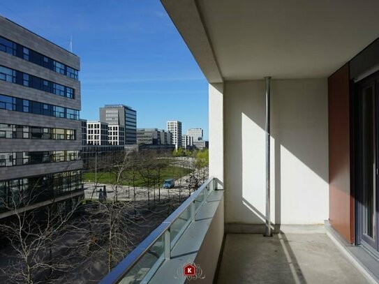 *München Maxvorstadt* Traumhafte 3-Zimmer-Eigentumswohnung mit großer Süd-Loggia und TG-Stellplatz