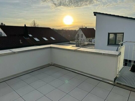 Moderne schöne Wohnung mit großer Terrasse