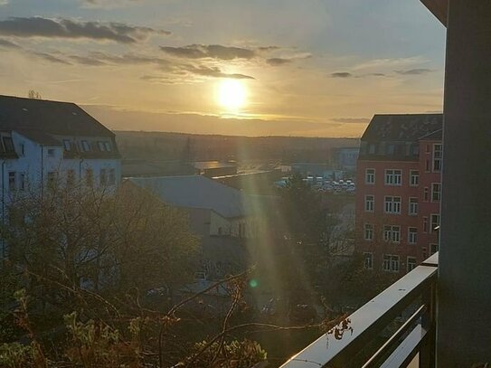 WG geeignete 4-Zimmer-Wohnung mit großem Balkon in Dresden