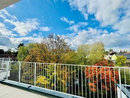 PROVISIONSFREI Traumhaftes saniertes Penthouse mit Weiherblick und Stellplatz