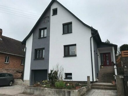 1-2 Familienhaus mit großem Grundstück und möglicher Tierhaltung