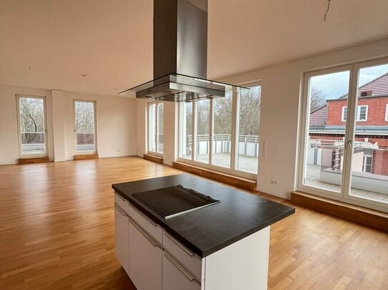 Helle 3-Zimmer Penthouse Wohnung in Britz!