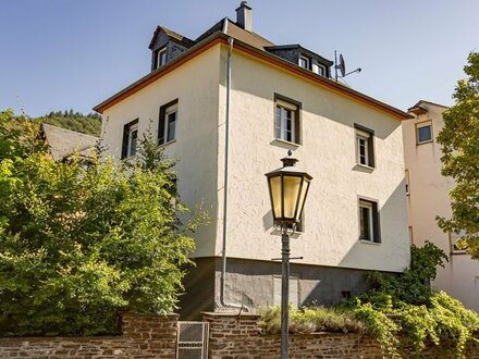 Drei Ferienwohnungen mit Moselblick und Terrasse in bester Lage von Ediger-Eller