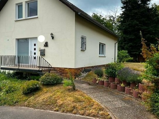 Freistehendes Einfamilienhaus mit Einliegerwohnung in VK-Fürstenhausen