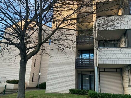 BONN Appartement, Bj. 1985 mit ca. 25 m² Wfl. Küche, Terrasse. TG-Stellplatz vorhanden, vermietet.