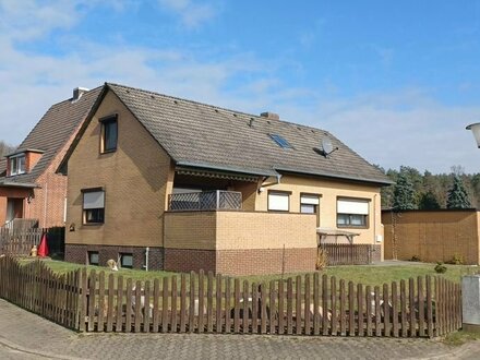 Verklinkertes Einfamilienhaus mit Keller, Garage und Carport! (RK-6255)