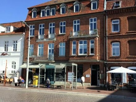 große, schöne, sehr gepflegte 5 Zimmer Altbauwohnung im Herzen von Ratzeburg