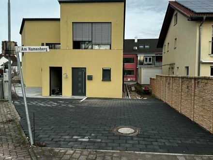 Sehr gut liegende 3-Zimmer Neubauwohnung mit Terrasse