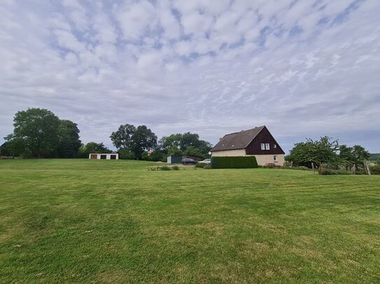 Grundstück mit Baupotential und altem Bauernhaus