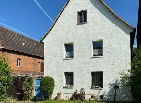 Großes sanierungsbedürftiges Ein- bzw. Mehrfamilienhaus mit viel Potenzial