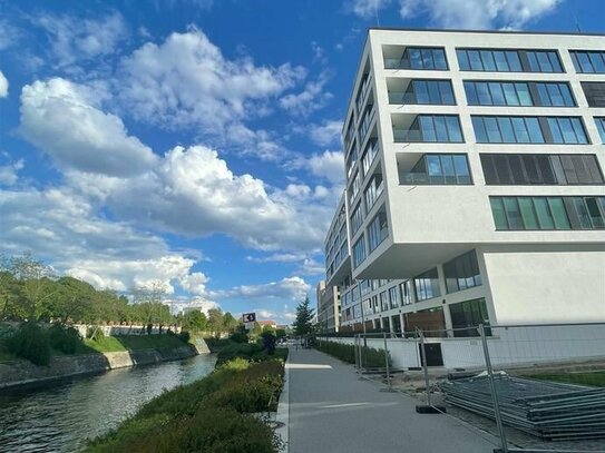 Möbliertes Wohnen am Wasser mit großer Terrasse