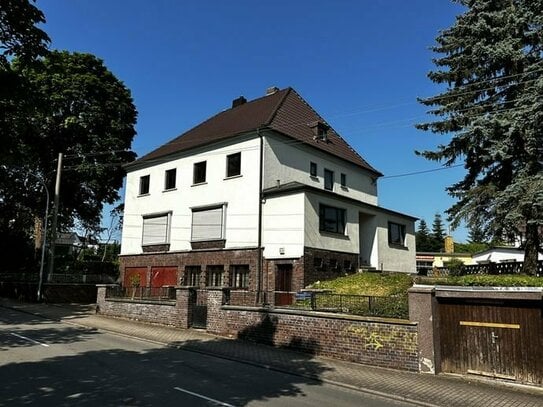 Stadthaus in zentraler Lage mit großem Grundstück