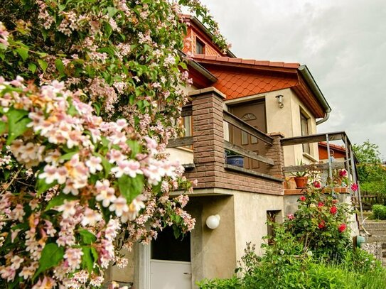 Zweifamilienhaus mit parkähnlichem Garten - ideal für Selbstversorger und Mehrgenarationenwohnen