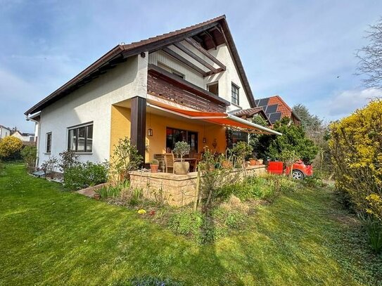 Wohlfühlhaus mit schönem Garten in 1A Lage von Rodheim vor der Höhe