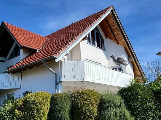 Einfamilienhaus mit ELW in Neu-Ulm/Pfuhl, 319 m² Wfl., Eckgrundstück, herrliche Ortsrandlage+++