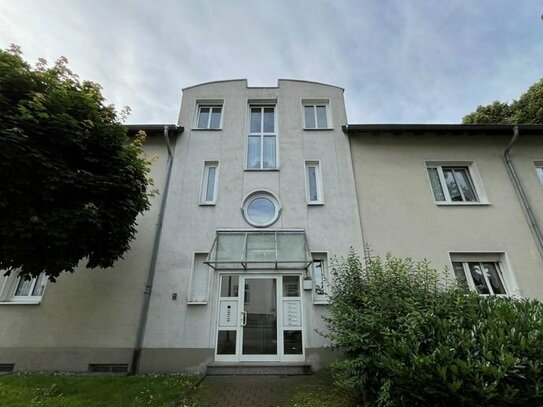 Schöne 2,5 Raum Wohnung mit tollem Balkon - zentral gelegen! WBS erforderlich!