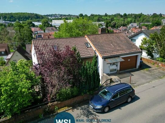 Einfamilienhaus mit Einliegerwohnung, großem Garten und Weitblick in Stadtrandlage von Nürtingen