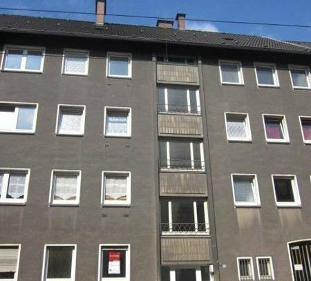 Renovierte 2-Zimmer-Wohnung mit Balkon!