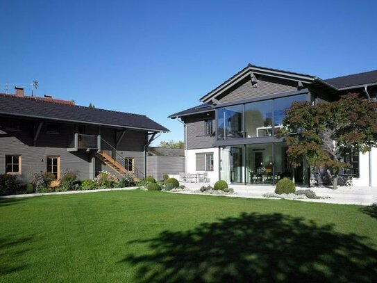 Landhaus-Ensemble für höchste Ansprüche mit herrlichem Bergblick