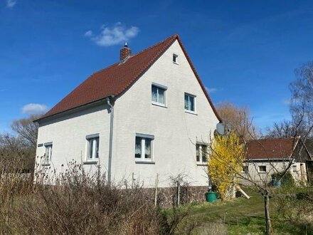 Einfamilienhaus mit Nebengebäude zum Sanieren in Weinböhla