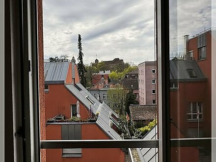 ~~ Mit Blick zur Burg!! Chice Single-Wohnung mit Balkon Nähe Friedrich-Ebert-Platz! Ab sofort!